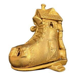 AJC Vintage Hinged Brooch “Little Old Woman Who Lived in a Shoe” Nursery J24